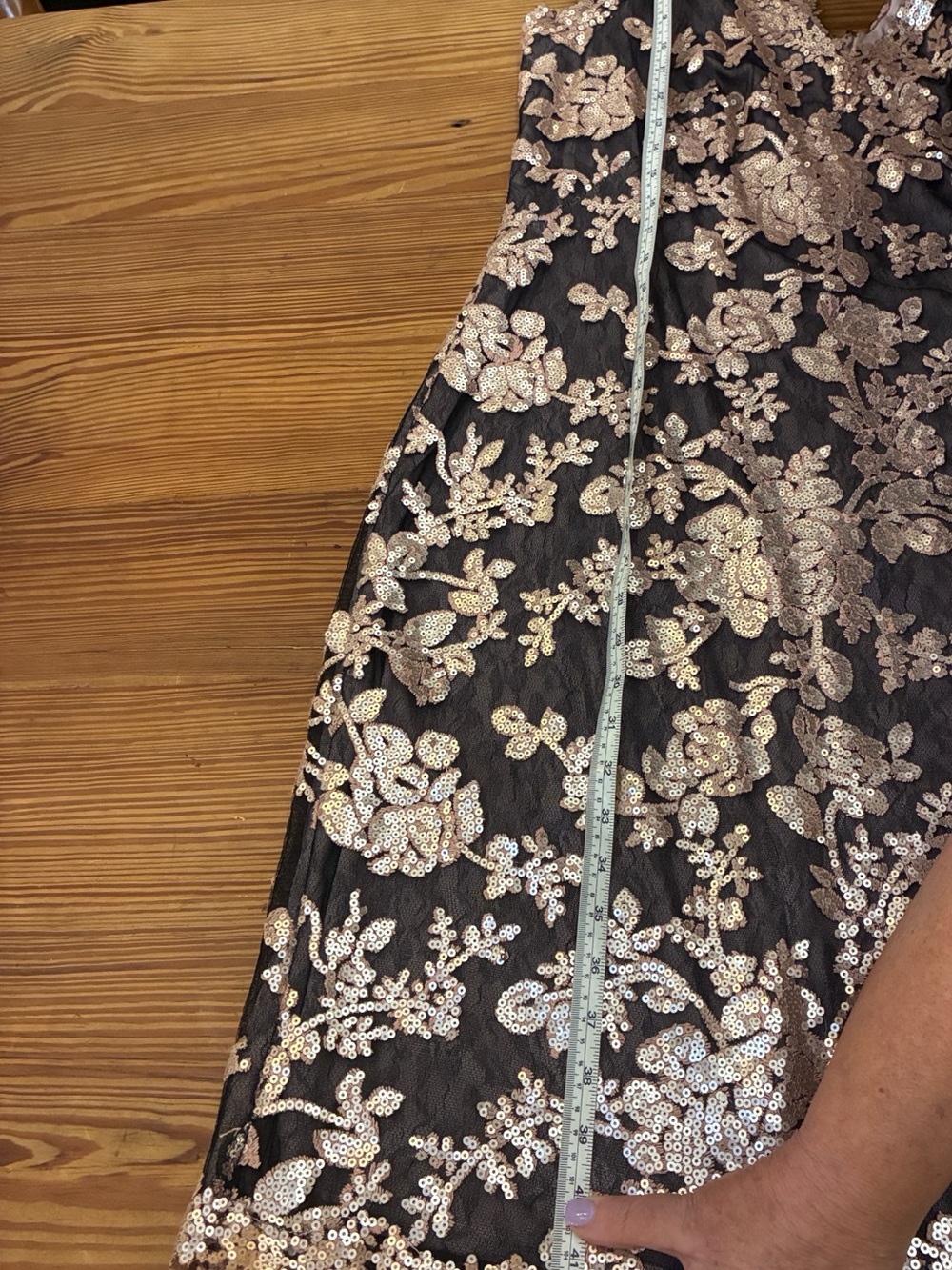 Elegant brown shimmering Tadashi Shoji with rose gold lace and sequin overlay. - Picture 6 of 6